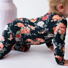 Load image into Gallery viewer, Belan.J Baby Footed Zipper Sleeper
