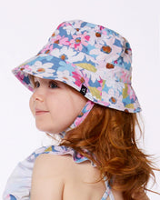 Load image into Gallery viewer, deux par deux Girls Printed Beach Sun Hat - White, Pink, And Green Flowers
