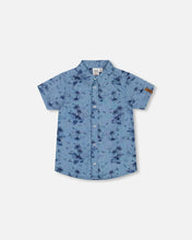 Load image into Gallery viewer, deux par deux Boys Printed Chambray Short Sleeve Shirt - Pale Blue And Navy
