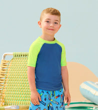 Load image into Gallery viewer, Hatley Boys Star Sapphire Short Sleeve Rashguard
